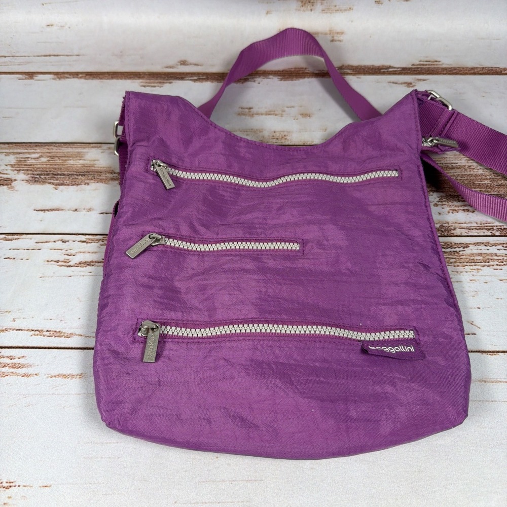 Baggallini Signature Purple Nylon Crossbody Shoulder Bag Purse Multi-Pocket